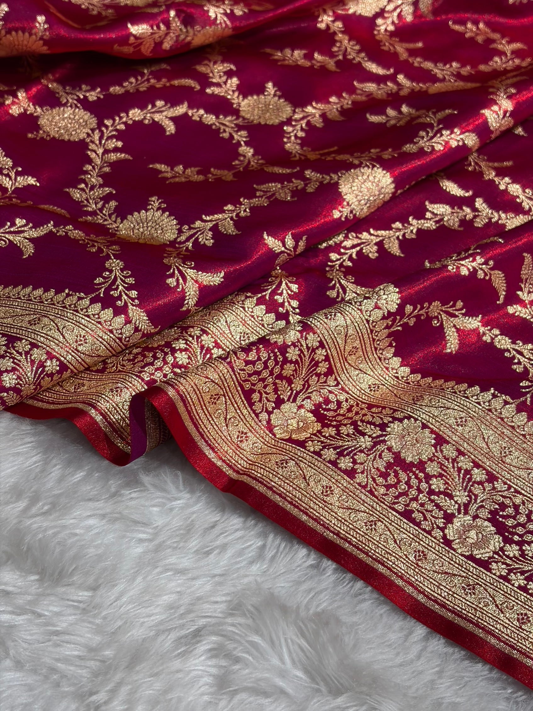 Satin Silk Jaal in Mehendi Cross Red Shades